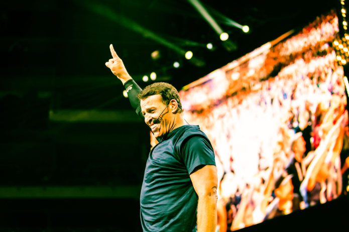 Najahi Events Presents Tony Robbins Live On Stage For The First Time In Dubai On September Rd