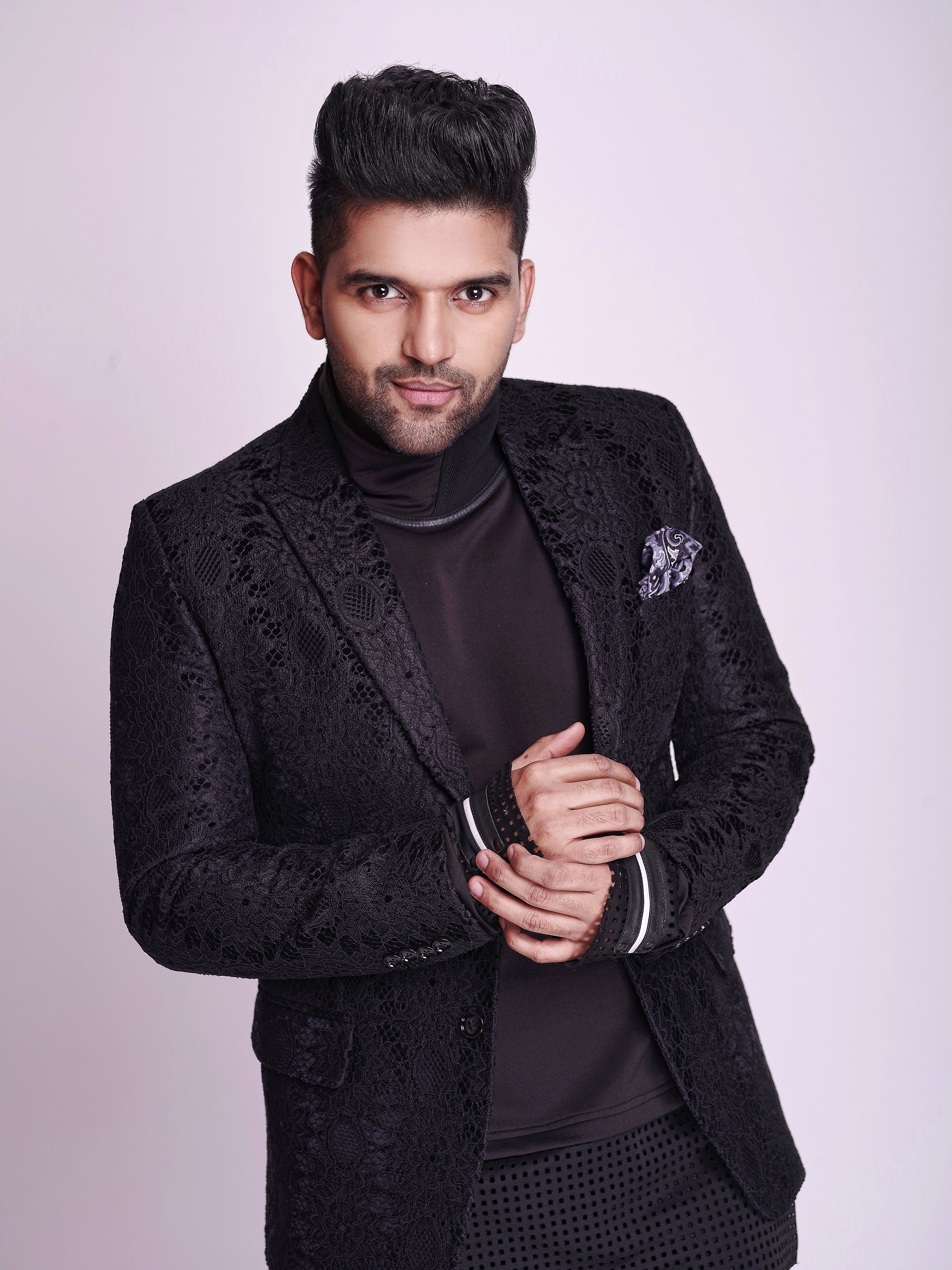 Guru Randhawa has a lot of Bollywood numbers in his kitty for 2019 |  Punjabi Movie News - Times of India